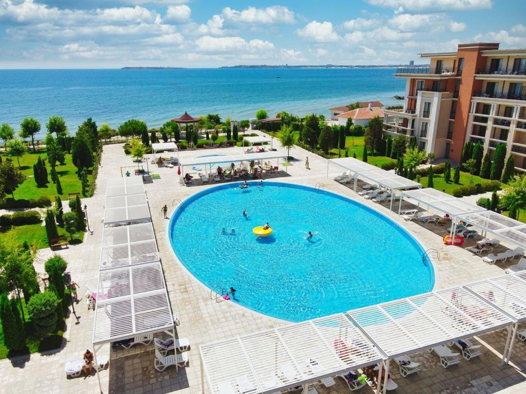 Prestige Fort Beach - Premium Apartments Sveti Vlas Dış mekan fotoğraf